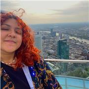 Enseignante Polyvalente : Passionnée par l'Espagnol, l'Anglais et l'Art Visuel, Prête à Inspirer et Guider